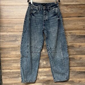 Forever 21 Stone Wash Mid Rise Horseshoe Fit Jeans NWT